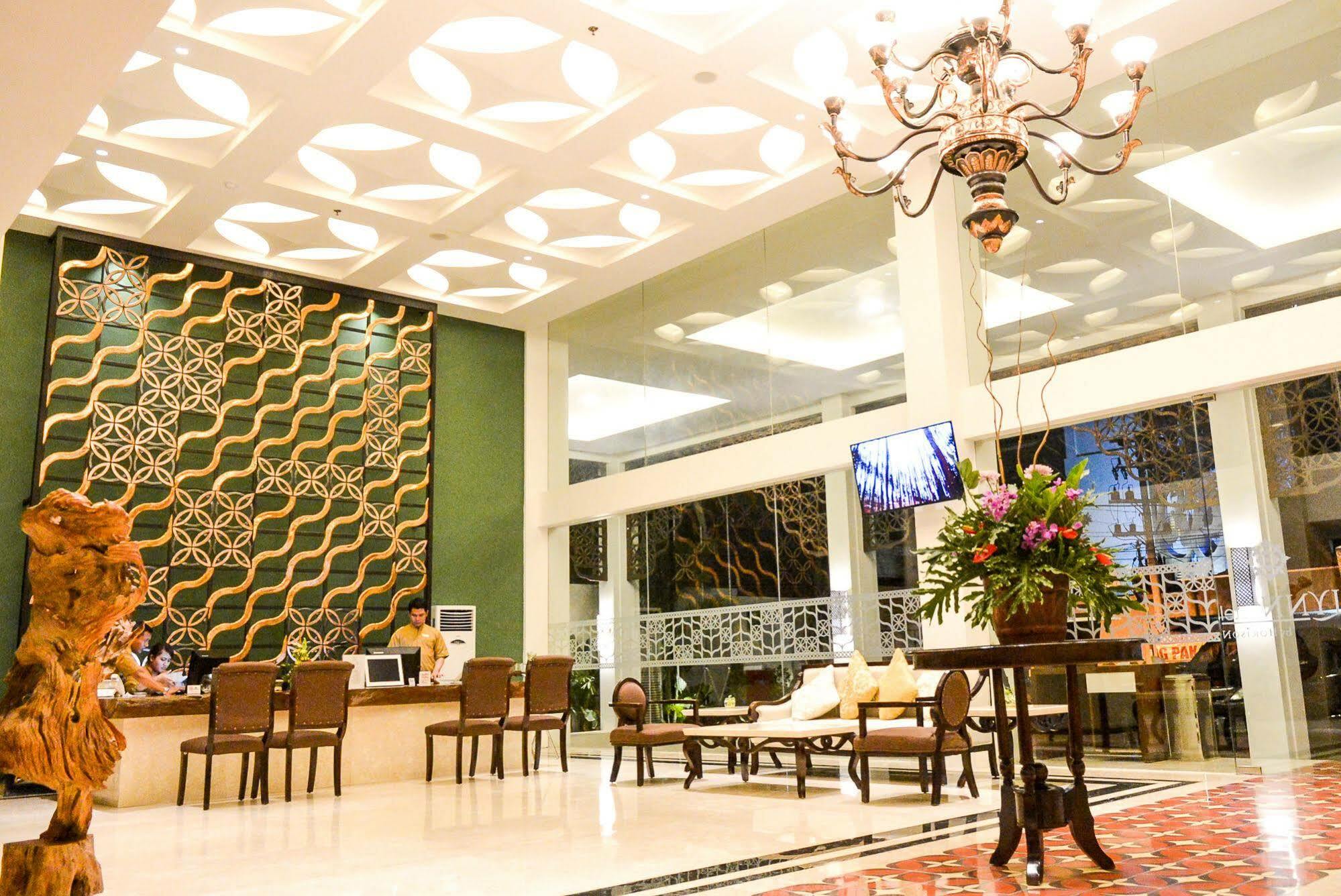 Lynn Hotel By Horison Джокьякарта Экстерьер фото